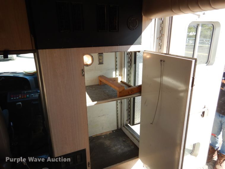 image for item GB9788 1993 Ford Econoline E350 ambulance