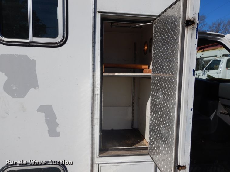 image for item GB9788 1993 Ford Econoline E350 ambulance