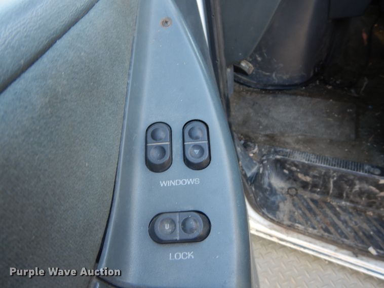 image for item GB9788 1993 Ford Econoline E350 ambulance