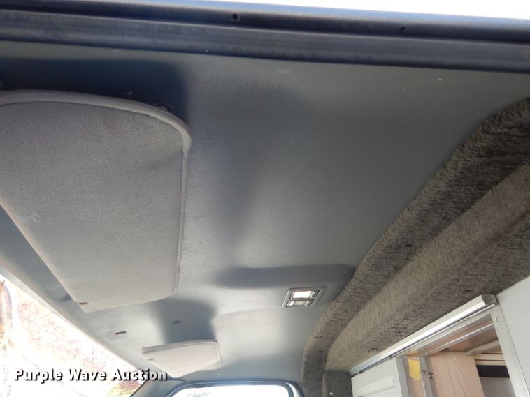 image for item GB9788 1993 Ford Econoline E350 ambulance