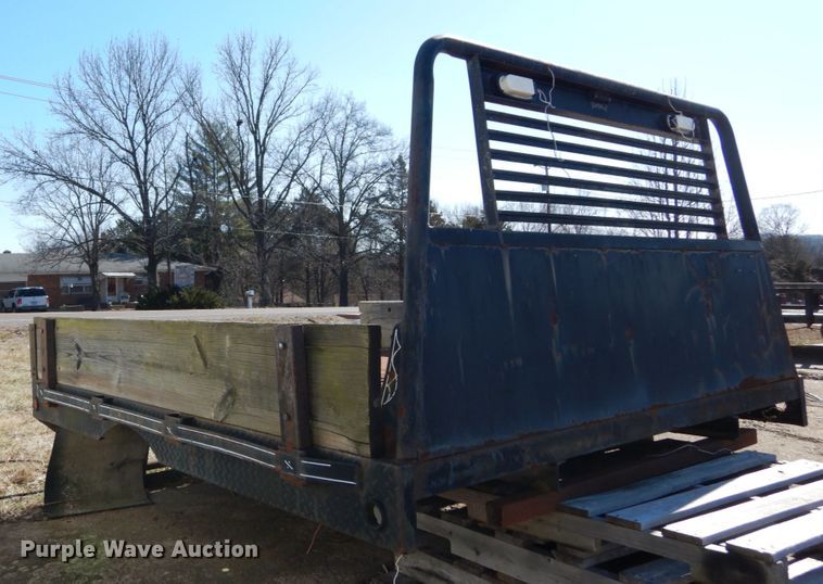 image for item GB9792 2004 Maxwell flatbed
