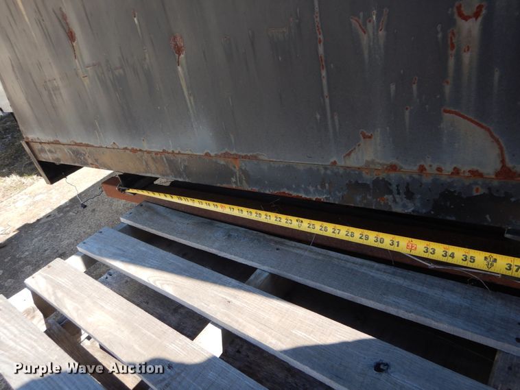 image for item GB9792 2004 Maxwell flatbed