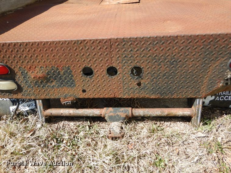 image for item GB9792 2004 Maxwell flatbed