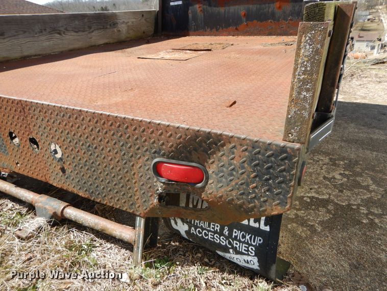 image for item GB9792 2004 Maxwell flatbed