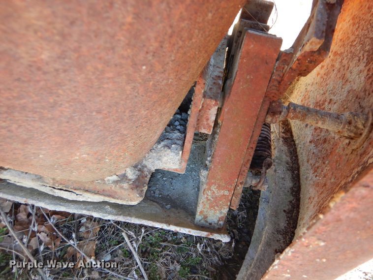 image for item GB9793 Conical concrete bucket