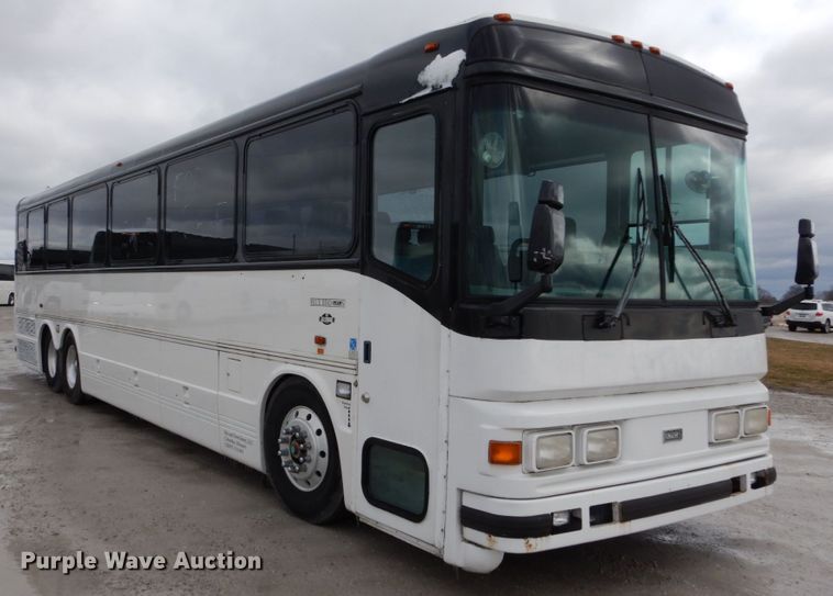 image for item GB9802 2000 Blue Bird LTC-40 coach bus
