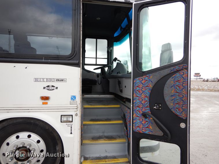 image for item GB9802 2000 Blue Bird LTC-40 coach bus