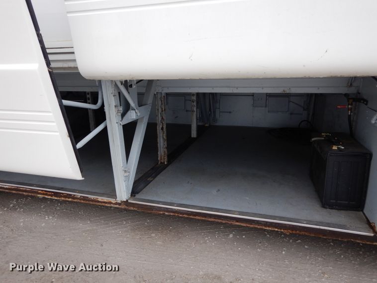 image for item GB9802 2000 Blue Bird LTC-40 coach bus