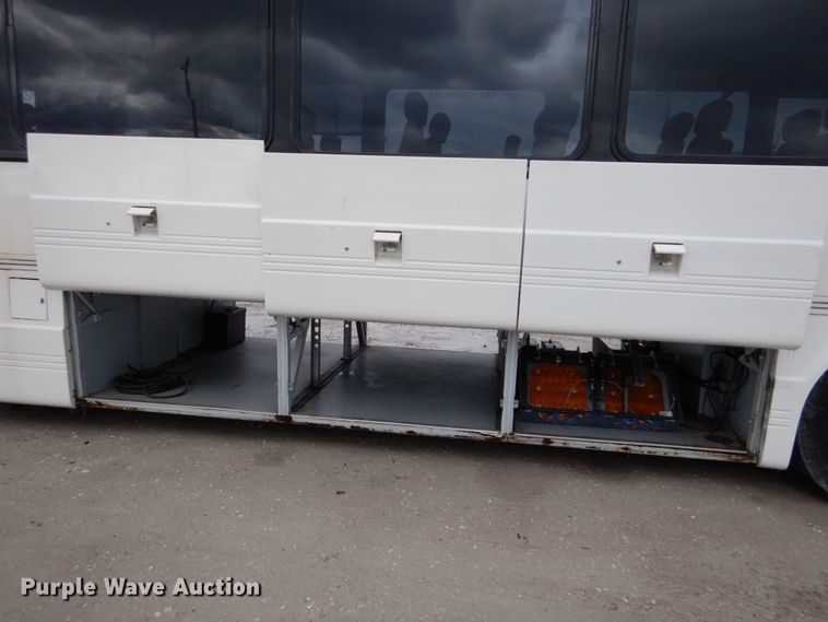 image for item GB9802 2000 Blue Bird LTC-40 coach bus