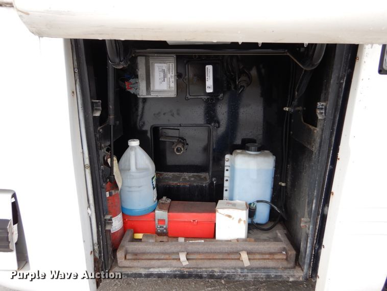 image for item GB9802 2000 Blue Bird LTC-40 coach bus