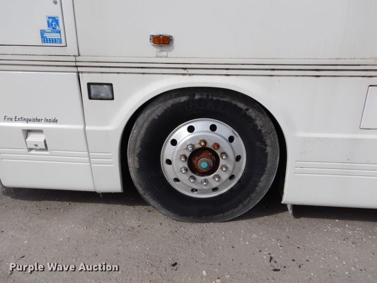 image for item GB9802 2000 Blue Bird LTC-40 coach bus