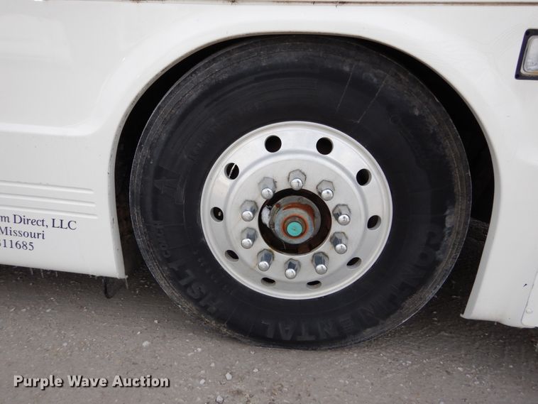 image for item GB9802 2000 Blue Bird LTC-40 coach bus