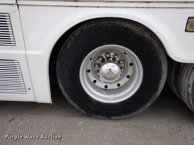 image for item GB9802 2000 Blue Bird LTC-40 coach bus