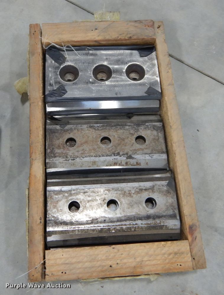 image for item GB9804 Bandit 200+ wood chipper