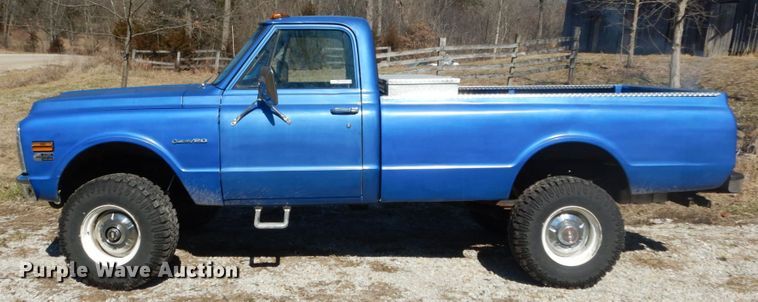 image for item GB9805 1971 Chevrolet Custom 20 pickup truck
