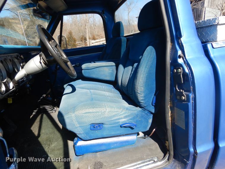 image for item GB9805 1971 Chevrolet Custom 20 pickup truck