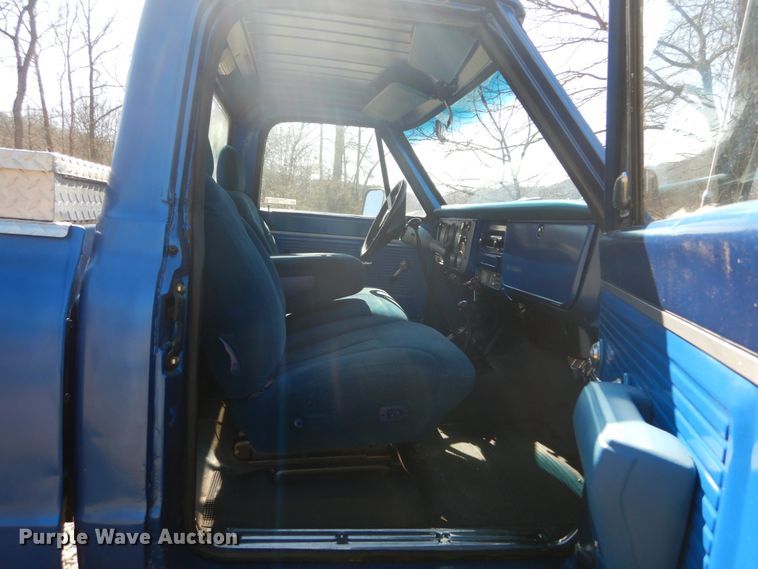 image for item GB9805 1971 Chevrolet Custom 20 pickup truck