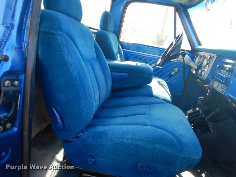 image for item GB9805 1971 Chevrolet Custom 20 pickup truck