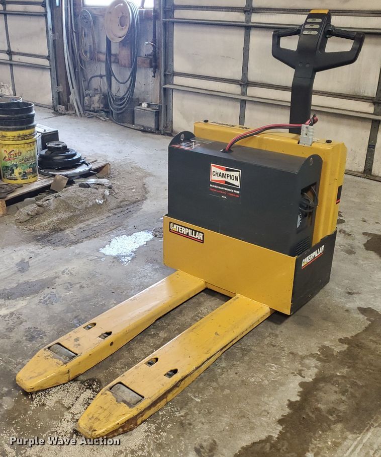 image for item GB9824 Caterpillar NPP pallet jack