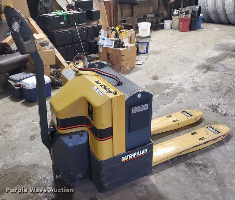 image for item GB9824 Caterpillar NPP pallet jack