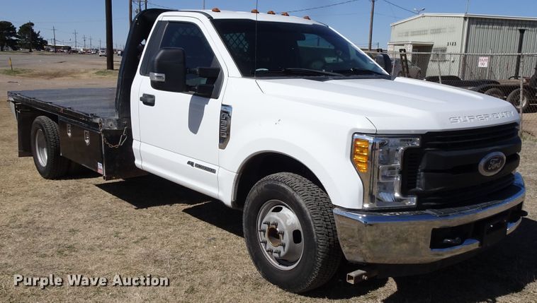 image for item GC9185 2017 Ford F350 Super Duty flatbed pickup truck