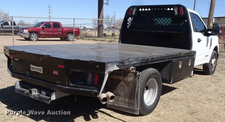 image for item GC9185 2017 Ford F350 Super Duty flatbed pickup truck