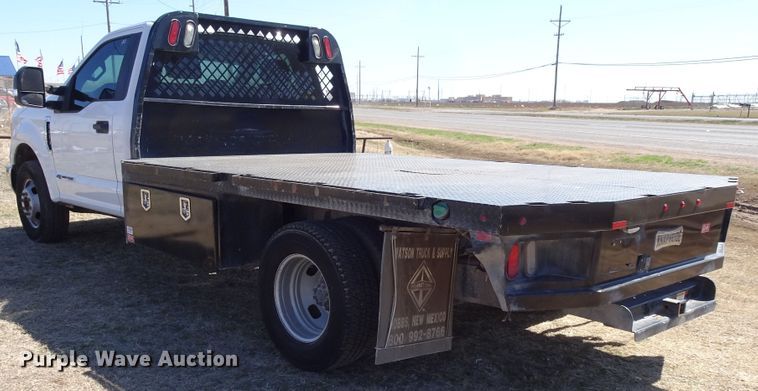 image for item GC9185 2017 Ford F350 Super Duty flatbed pickup truck