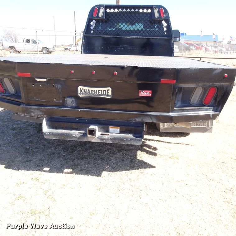 image for item GC9185 2017 Ford F350 Super Duty flatbed pickup truck