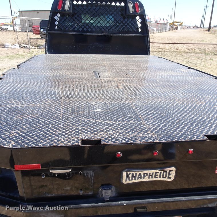 image for item GC9185 2017 Ford F350 Super Duty flatbed pickup truck