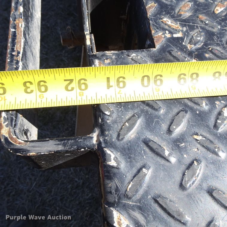 image for item GC9185 2017 Ford F350 Super Duty flatbed pickup truck