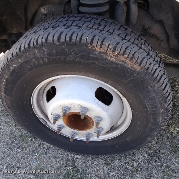 image for item GC9185 2017 Ford F350 Super Duty flatbed pickup truck