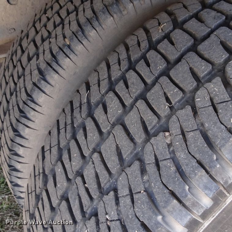 image for item GC9185 2017 Ford F350 Super Duty flatbed pickup truck