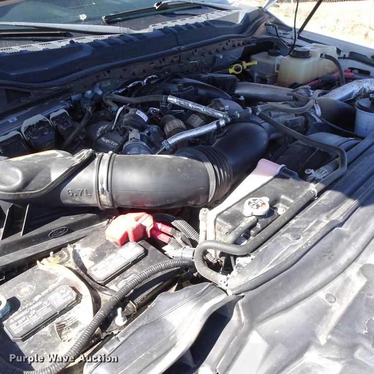 image for item GC9185 2017 Ford F350 Super Duty flatbed pickup truck