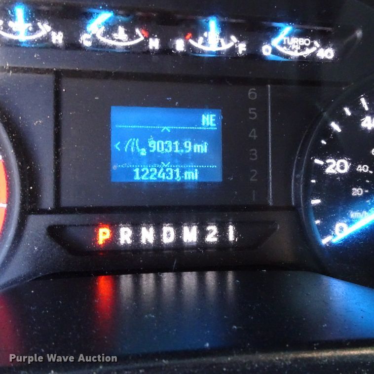 image for item GC9185 2017 Ford F350 Super Duty flatbed pickup truck