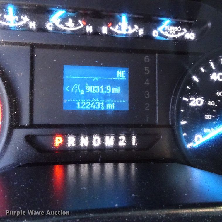 image for item GC9185 2017 Ford F350 Super Duty flatbed pickup truck