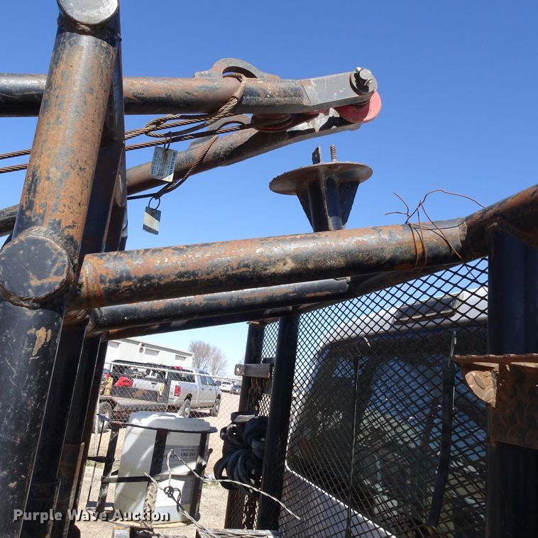 image for item GC9186 2015 Ford F450 Super Duty Crew Cab winch truck