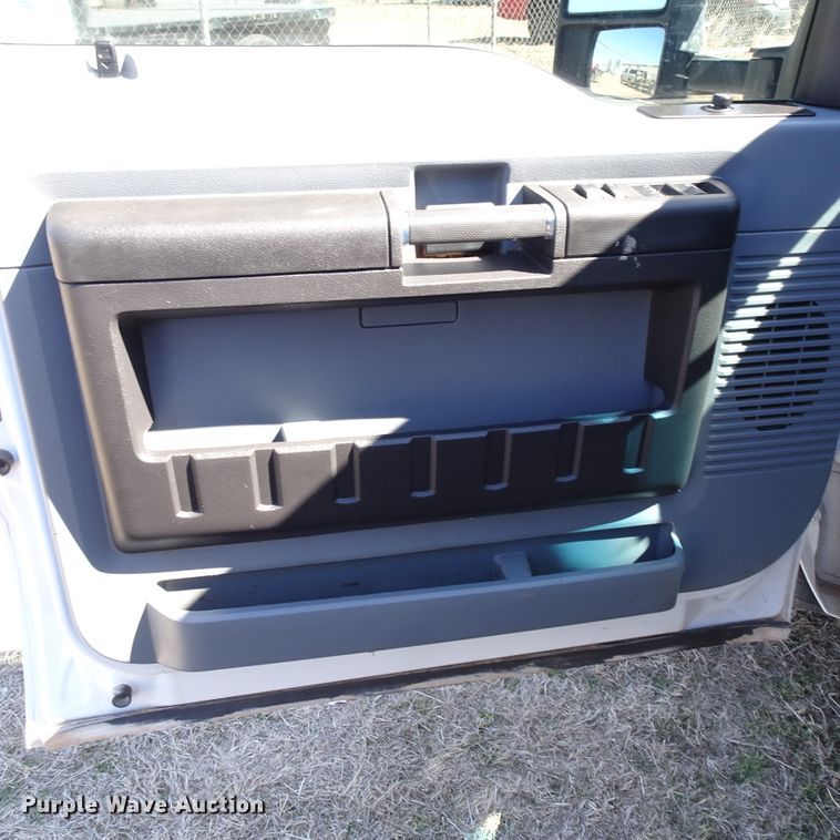 image for item GC9186 2015 Ford F450 Super Duty Crew Cab winch truck