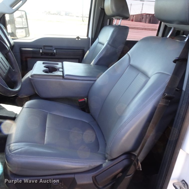 image for item GC9186 2015 Ford F450 Super Duty Crew Cab winch truck