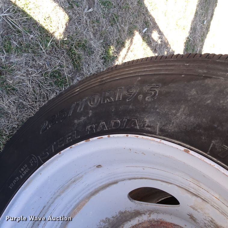 image for item GC9187 2010 Ford F450 Super Duty truck cab and chassis