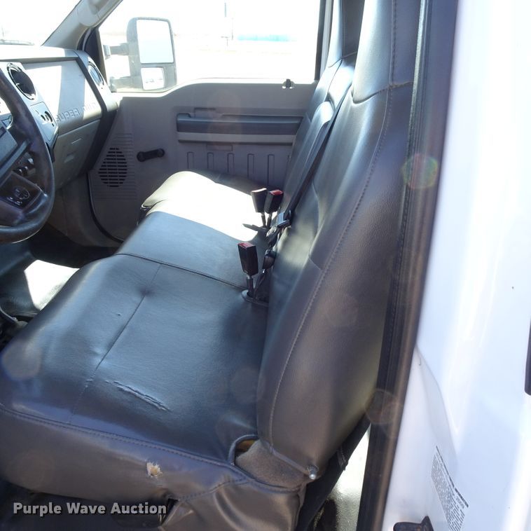 image for item GC9187 2010 Ford F450 Super Duty truck cab and chassis