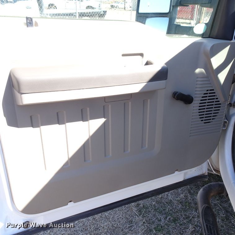 image for item GC9187 2010 Ford F450 Super Duty truck cab and chassis