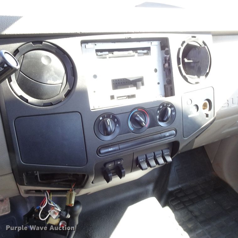 image for item GC9187 2010 Ford F450 Super Duty truck cab and chassis