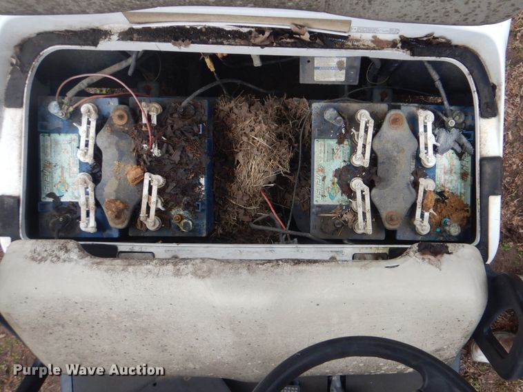 image for item GD9044 2016 Honda Pioneer utility vehicle