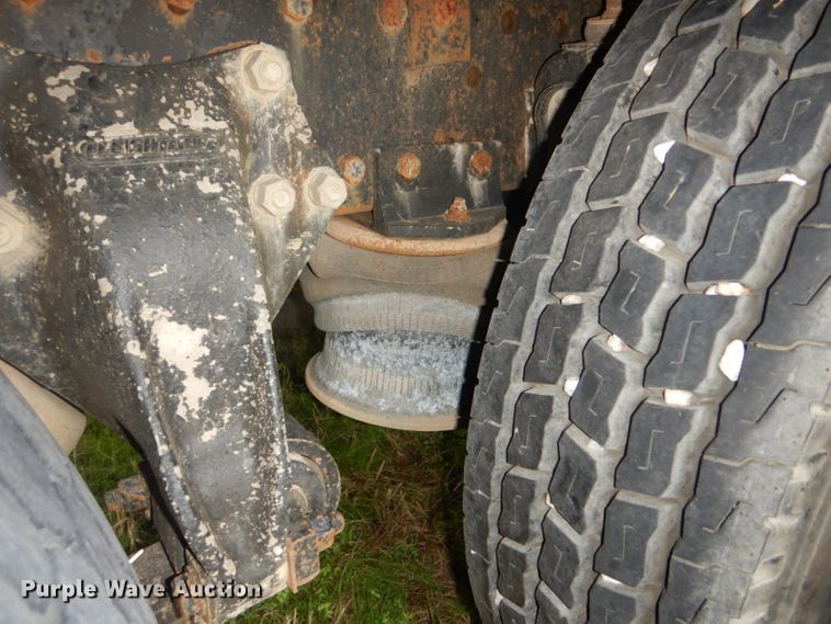 image for item GD9049 1993 Freightliner FLA flatbed truck