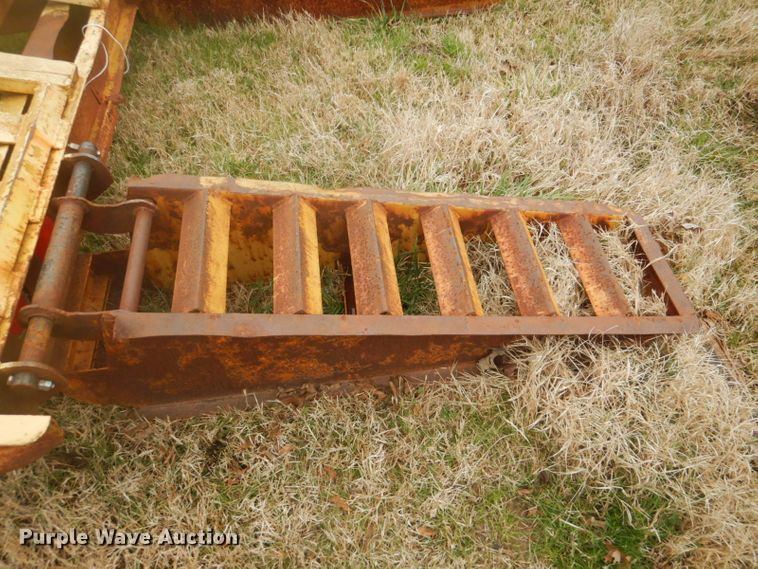 image for item GD9052 1988 Belshe T-9 equipment trailer