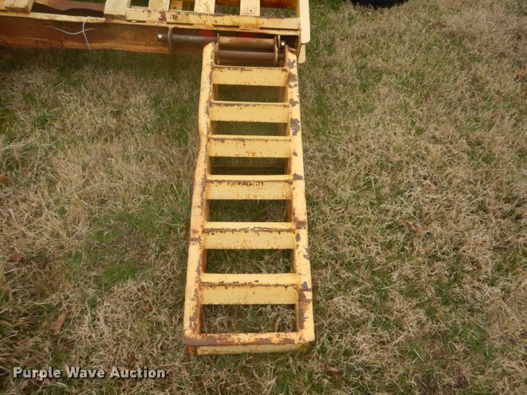 image for item GD9052 1988 Belshe T-9 equipment trailer