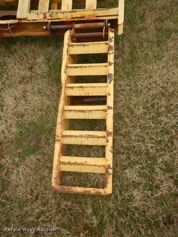 image for item GD9052 1988 Belshe T-9 equipment trailer