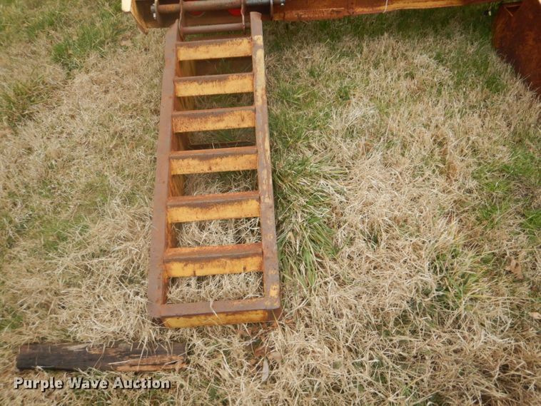 image for item GD9052 1988 Belshe T-9 equipment trailer