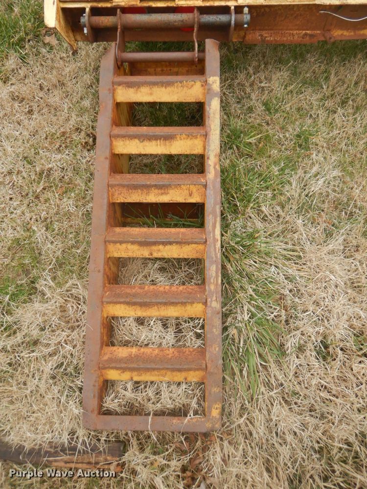 image for item GD9052 1988 Belshe T-9 equipment trailer