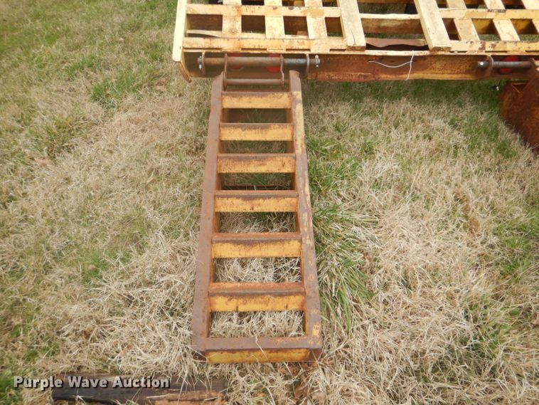 image for item GD9052 1988 Belshe T-9 equipment trailer